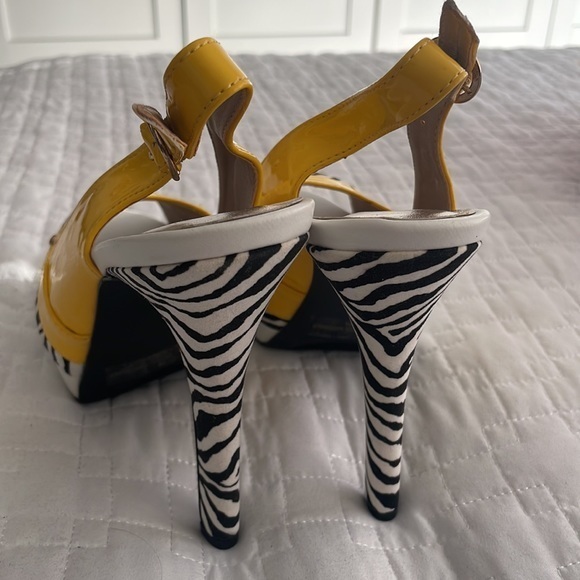 ⭐️ HOST PICK ⭐️ Qupid | Yellow Gaze Sandal heels size 7 zebra Print pumps pumps - Picture 9 of 9